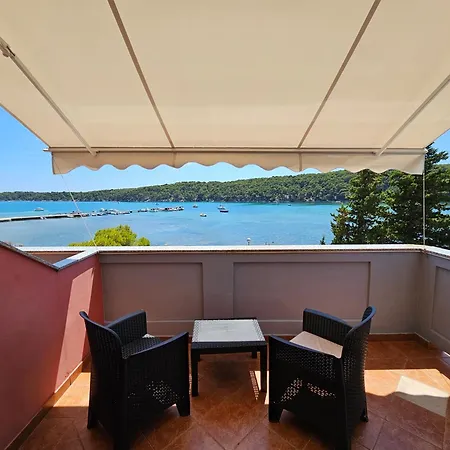 Dezeljin Casa de hóspedes Kampor