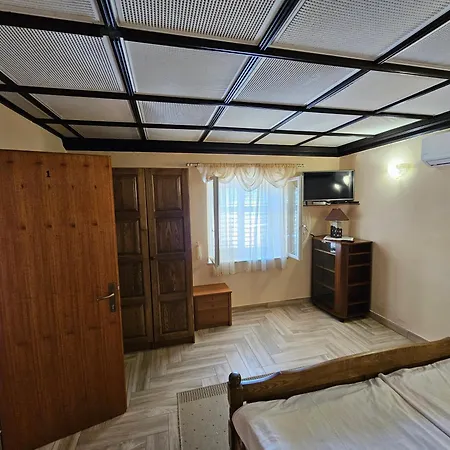 Dezeljin بيت ضيافة