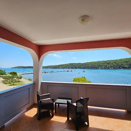 Dezeljin بيت ضيافة *