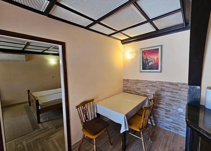 Dezeljin בית הארחה Kampor